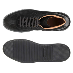 Sneaker artigianale alta da uomo in morbida pelle scamosciata nera e suola in EVA. Modello DENNIS, collezione Il Gergo. Made In Italy.