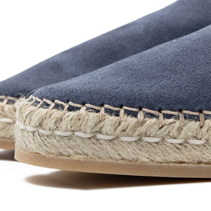 Espadrillas Havana in pelle scamosciata blu denim, con suola in corda intrecciata e battistrada in gomma.