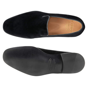 Slipper da uomo realizzato in morbido velluto di colore nero e suola in cuoio per un massimo comfort, perfetto per qualsiasi tipo di occasione formale.