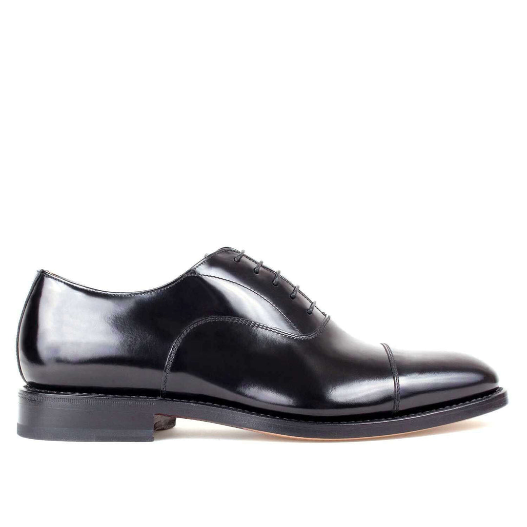 Il Gergo elegant men's shoe in leather and Oxford lacing. Goodyear construction and leather sole. President model.